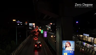 High-resolution outdoor advertising screen for digital campaigns